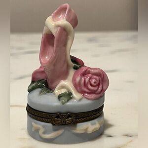 Madame Alexander Pink and White Trinket Box in original box never displayed
